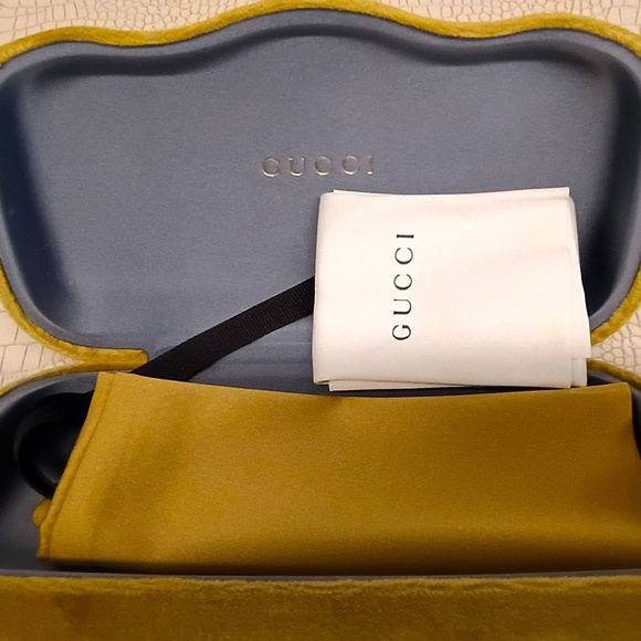 Brand New Green Velvet Glass Case with Silk Pouch and Gucci Cloth XL - Picture 3 of 3